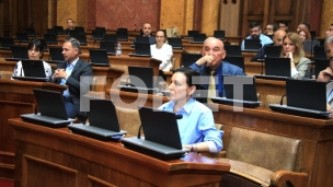 Vlast koči, a ne opozicija